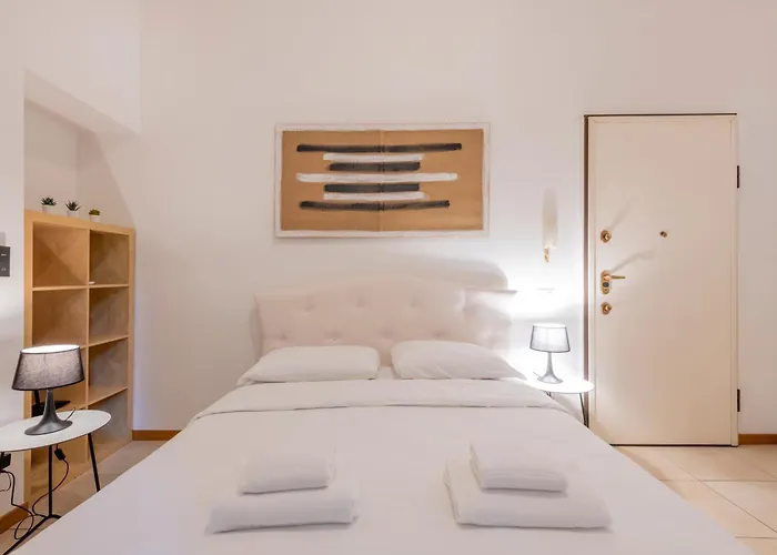 Suite Nel Cuore Di Milano - B Home